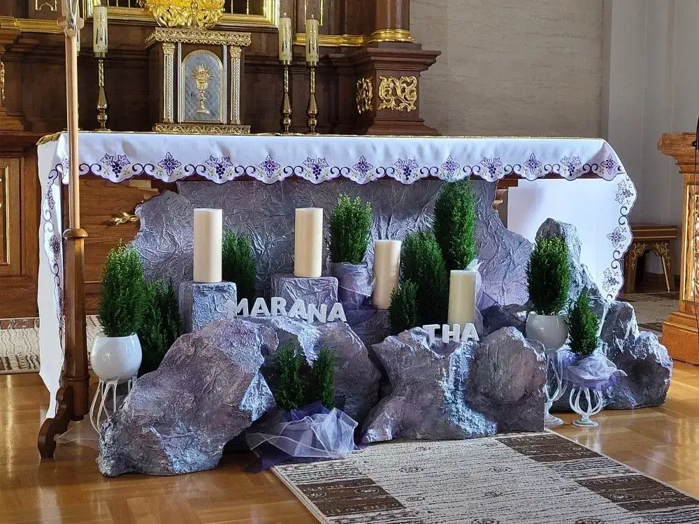 Jak udekorować kościół na Adwent? Praktyczny przewodnik