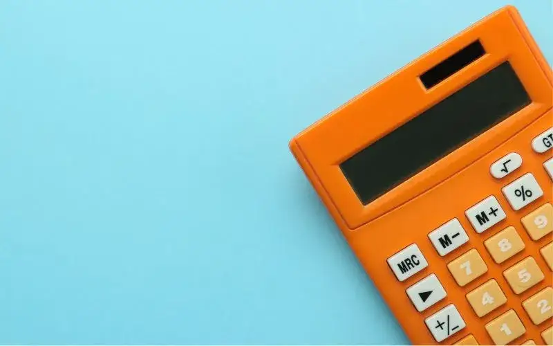 Kalkulator Idea Bank: dokładne wyliczenia rat i zysków z lokat w 2025