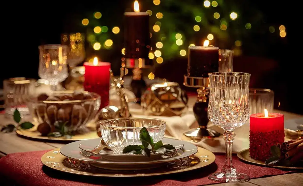 Jak udekorować stół na święta - 10 pomysłów, które zachwycą gości