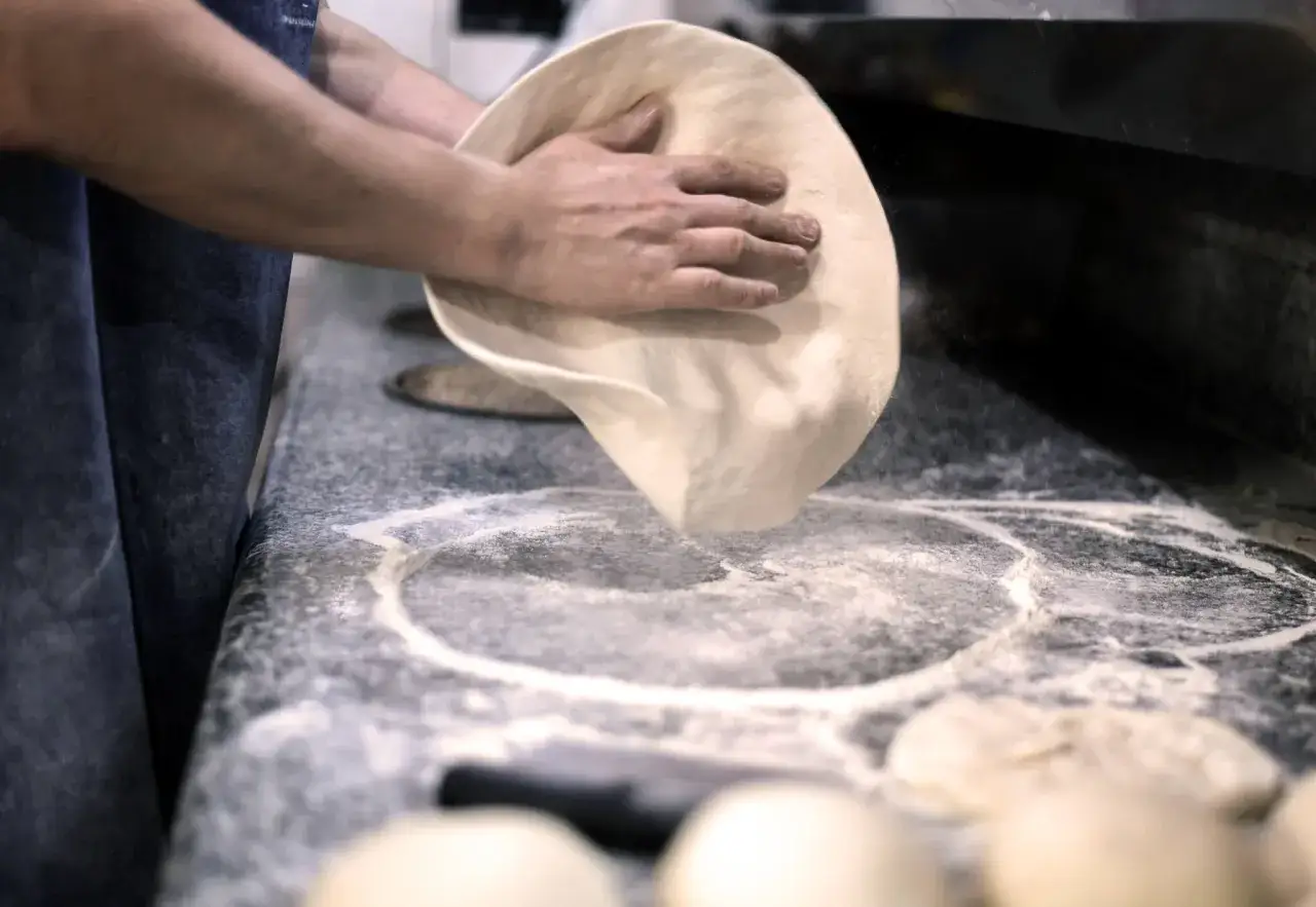 Jaka mąka do pizzy? Wybierz idealną dla najlepszego smaku