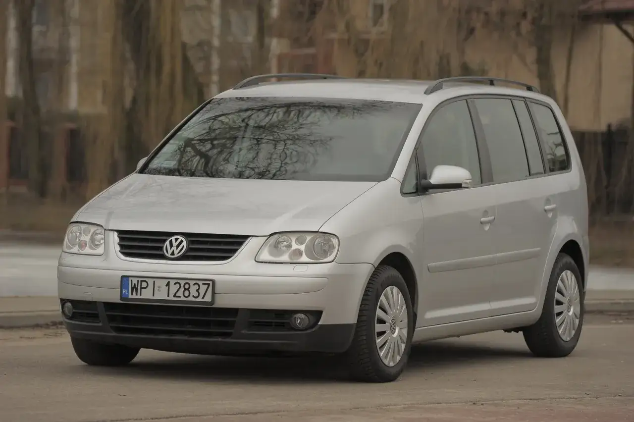 Ile litrów ma bak VW Touran 1.9 TDI? Zasięg i spalanie