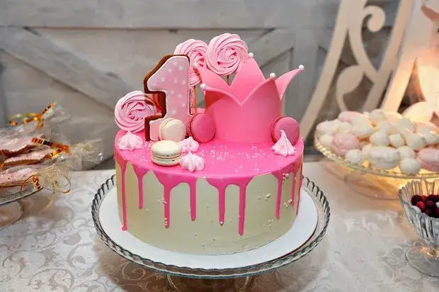 Zdrowy tort na roczek bez cukru – przepis dla niemowląt i małych dzieci