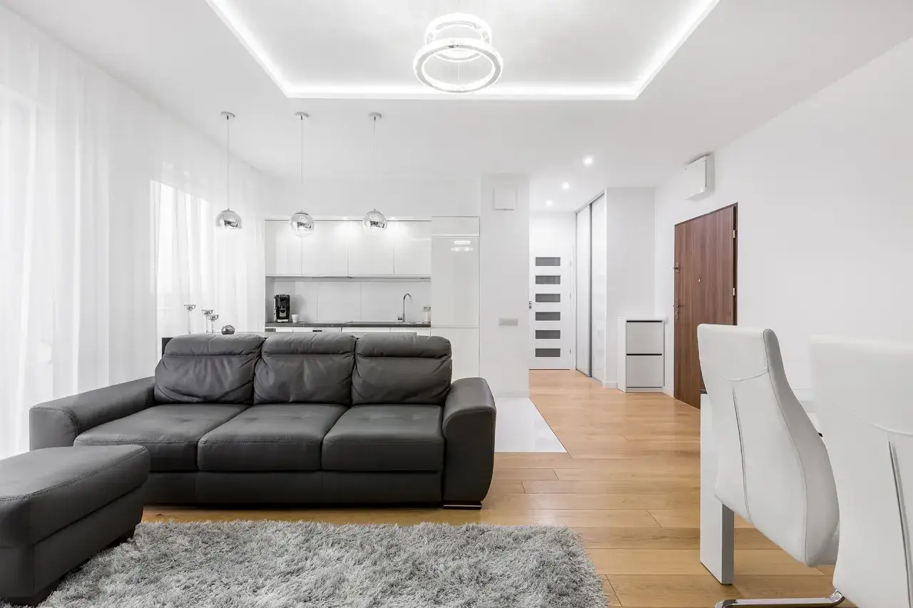 Jakie taśmy LED do salonu? 5 porad na idealne oświetlenie