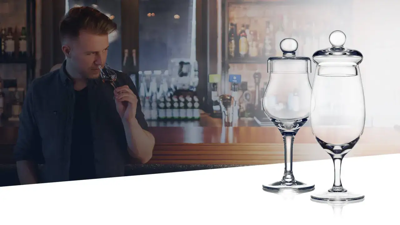 Kieliszki do whisky: Jak wybrać idealne szkło i odkryć smak?