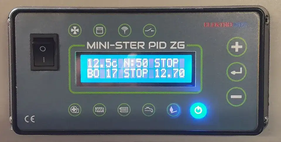 Sterownik do pieca na ekogroszek z podajnikiem - jaki wybrać w 2023?