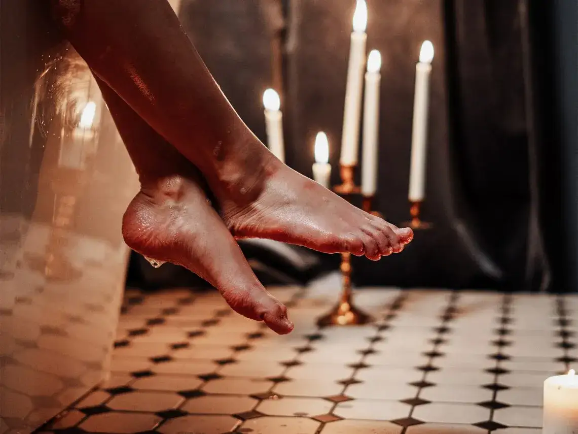 Skuteczne sposoby moczenia haluksów, które przynoszą ulgę