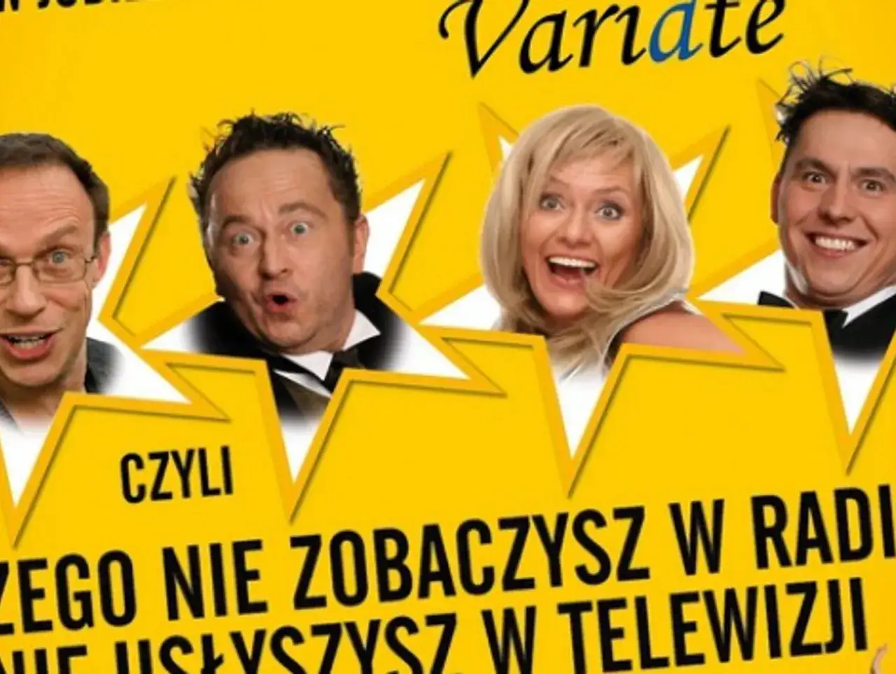Czterech rozbawionych artystów, czy kabaret pod Wyrwigroszem jeszcze istnieje? Tekst sugeruje, że ich występy są unikalne.
