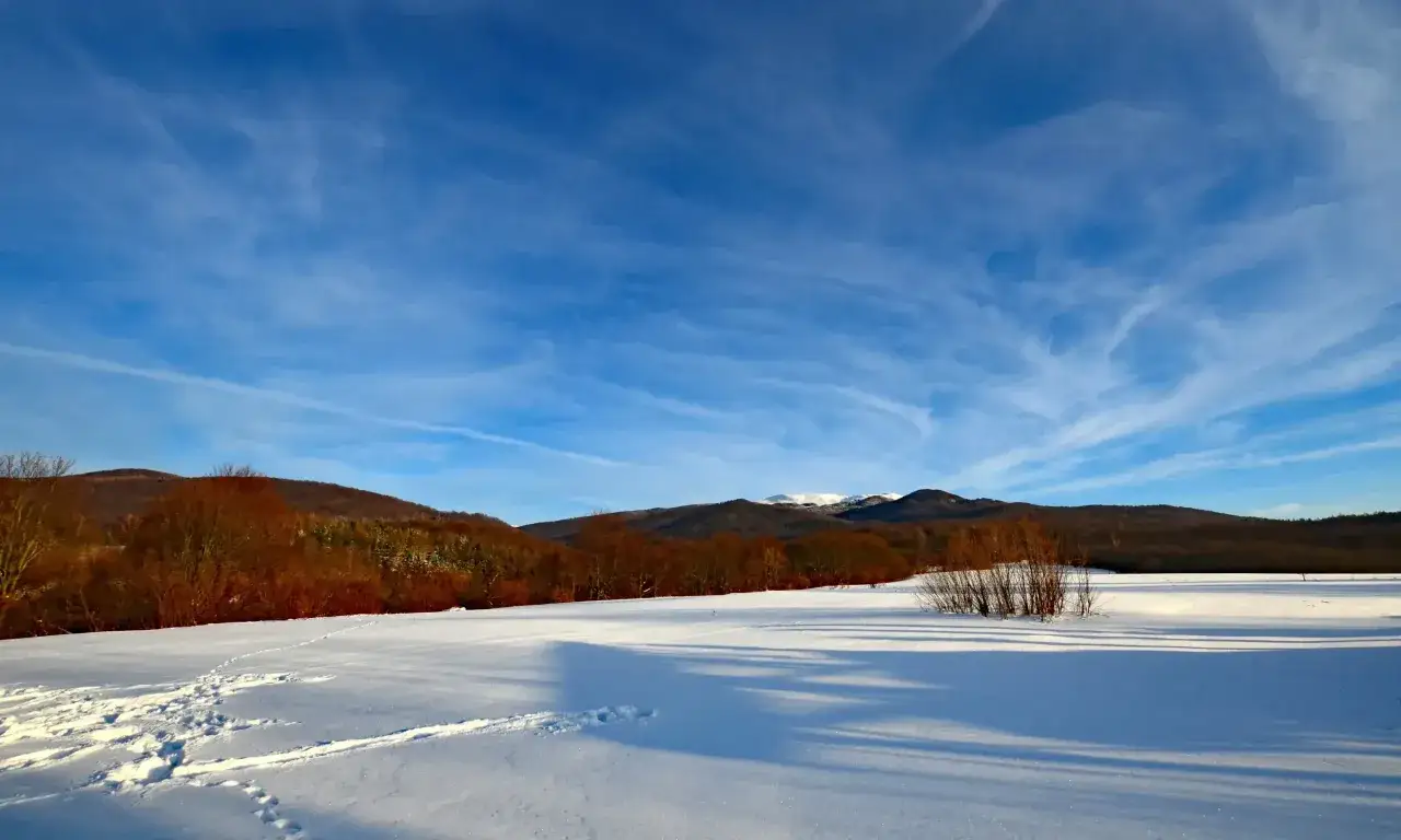 Bieszczady zimą: Szlaki otwarte, ale czy bezpieczne? Sprawdź!