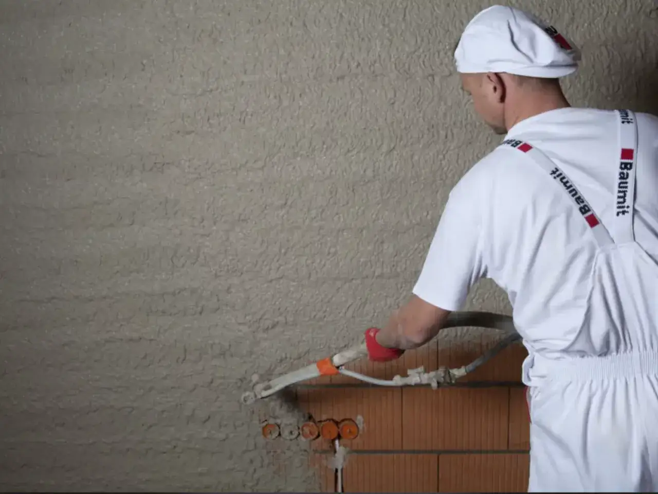 Czy na tynk maszynowy trzeba kłaść gładź? Eksperci wyjaśniają