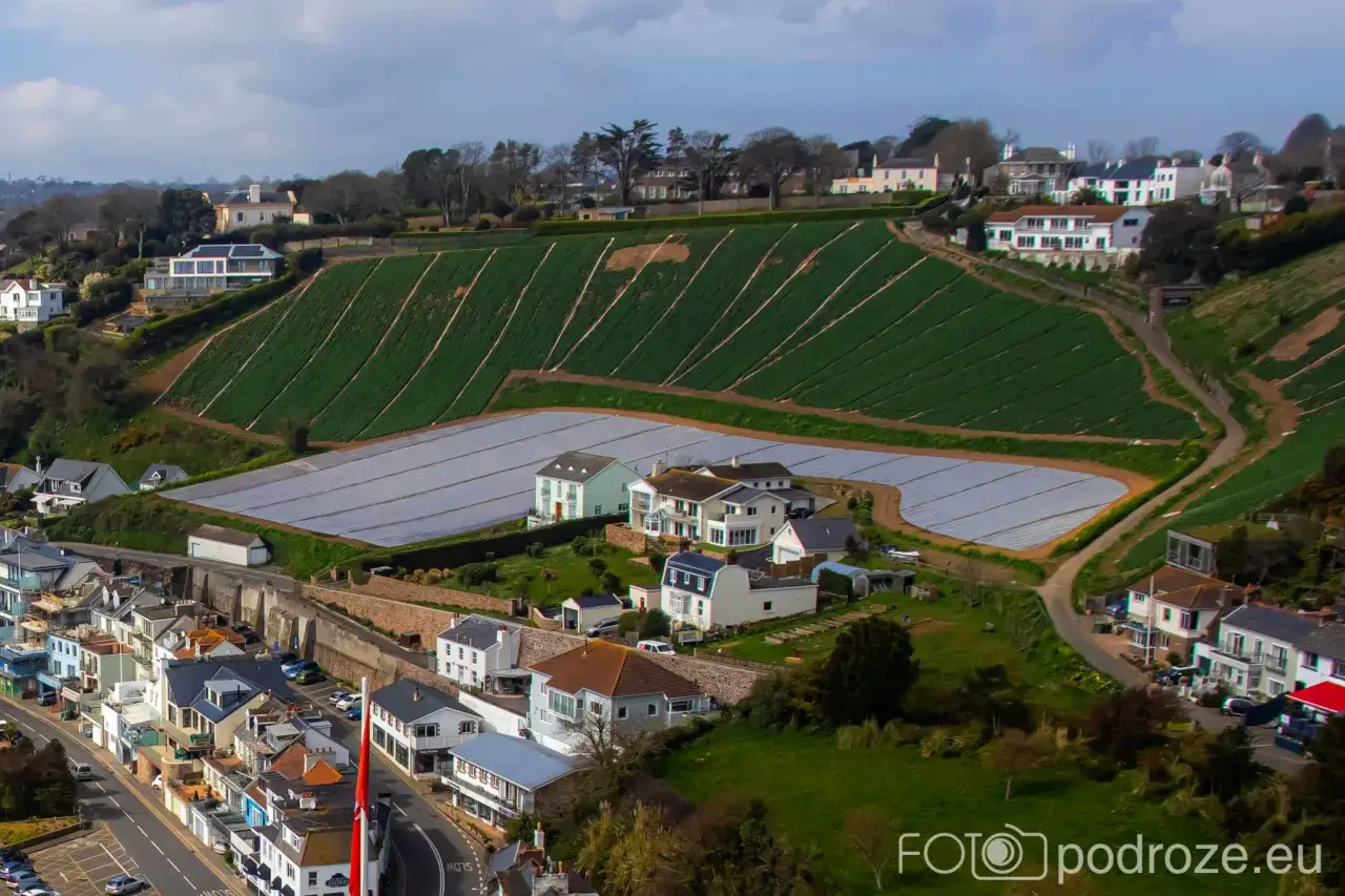 Gdzie leży Jersey? Odkryj wyspę: przewodnik i atrakcje