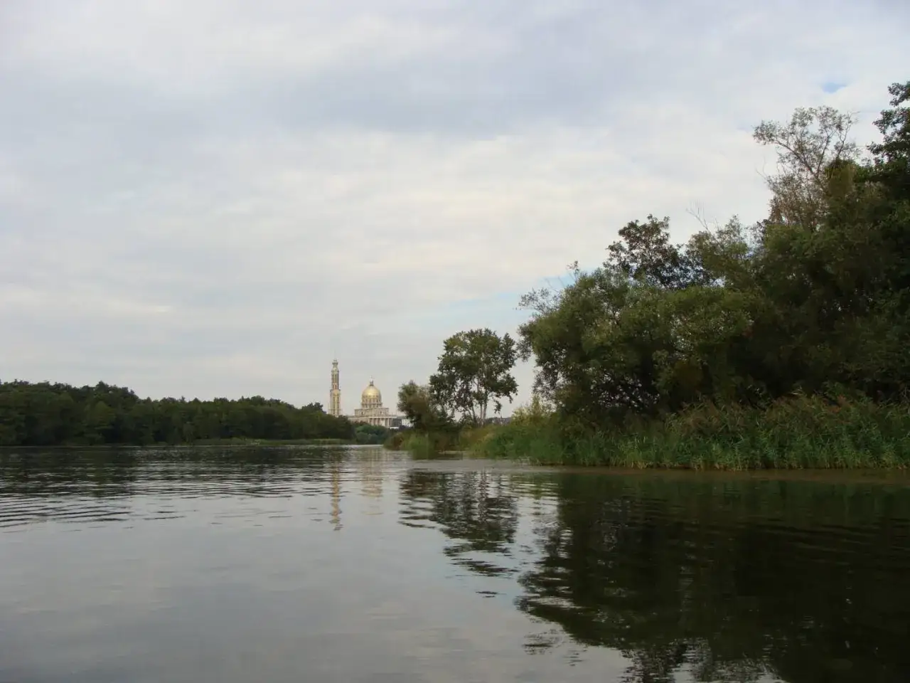 Jezioro Licheńskie: wyjątkowe miejsce na relaks i aktywny wypoczynek