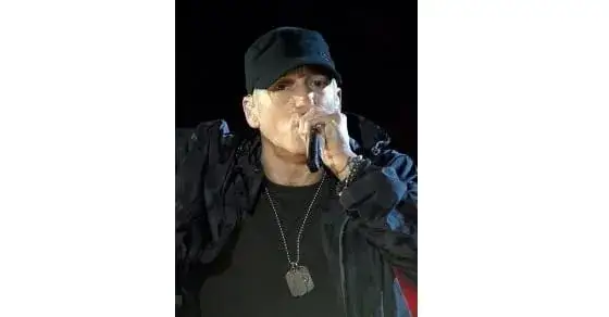 Eminem ile ma wzrostu? Zaskakujące różnice w danych o jego wysokości