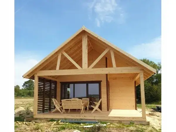 Ile kosztuje dom drewniany 70m2? Poznaj ukryte wydatki i ceny