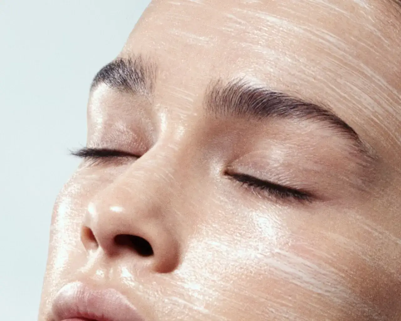 Gesichtshaut verbessern: Effektive Tipps für strahlende, gesunde Haut