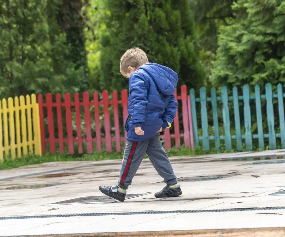 Drętwienie rąk w nocy: ZCN, kręgosłup, pozycja snu co Cię budzi?