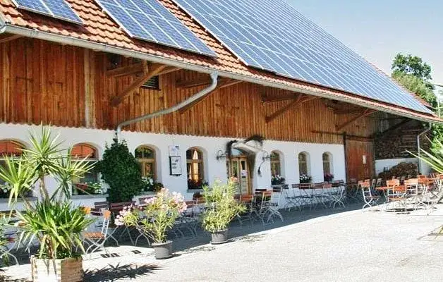 Leonhardt's Stall-Besen: Schwäbische Küche im Kuhstall | Einzigartig