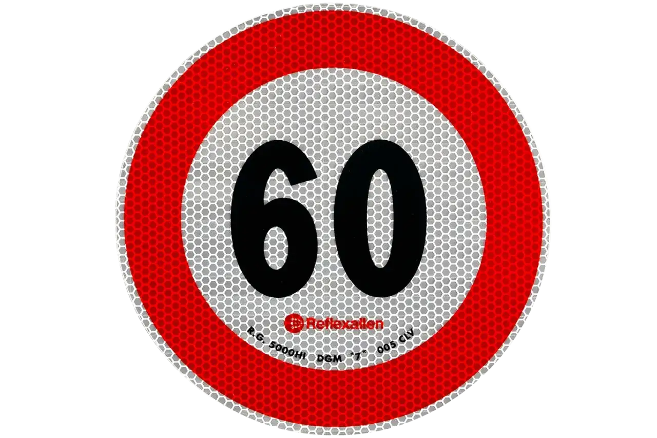 Jaka prędkość holowania? Limity 30/60 km/h i zasady bezpieczeństwa