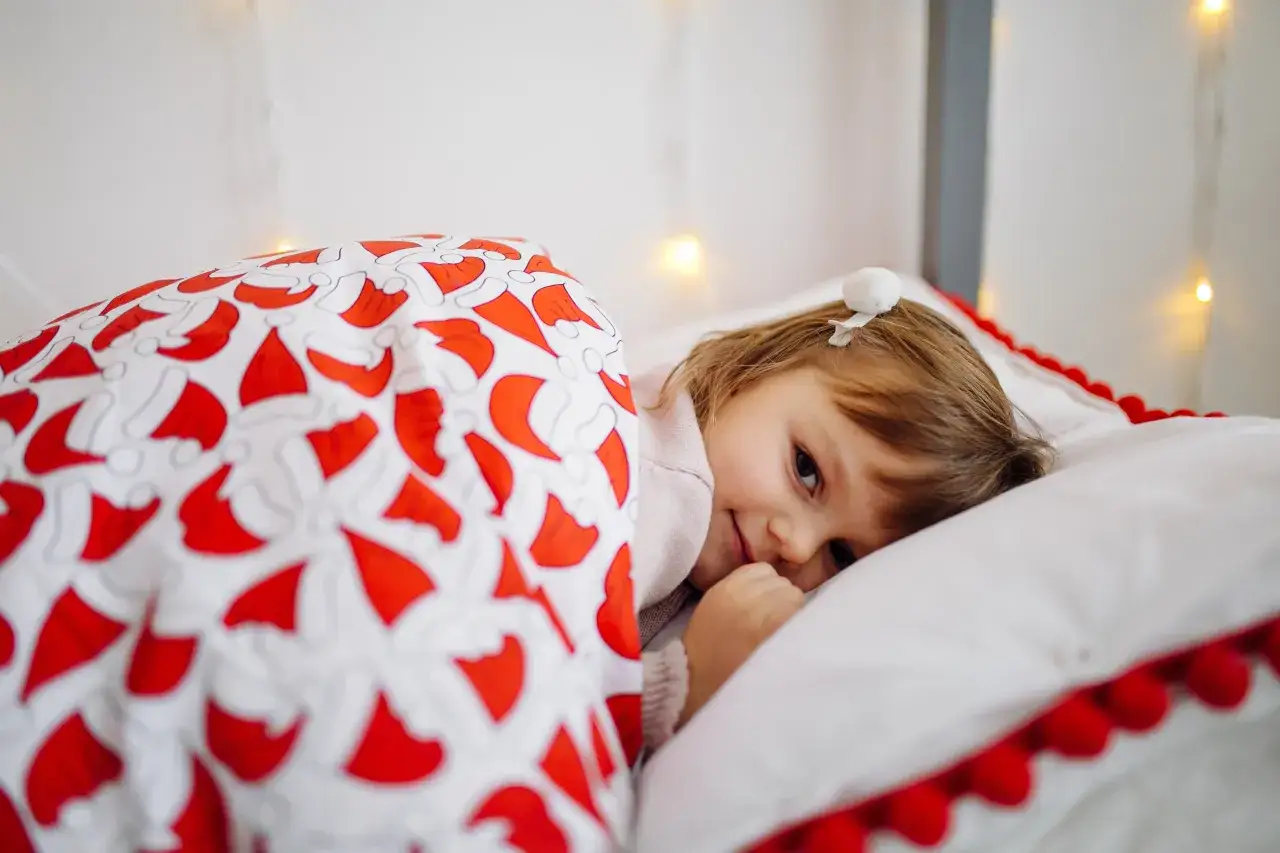 Zaburzenia snu u dzieci – jak kołdra obciążeniowa pomaga zasnąć i poprawić nocny wypoczynek