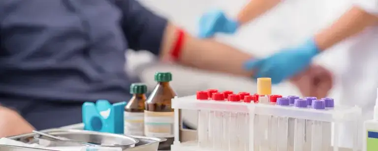 Jakie badania hormonalne na nfz? Sprawdź, co możesz zrobić bezpłatnie