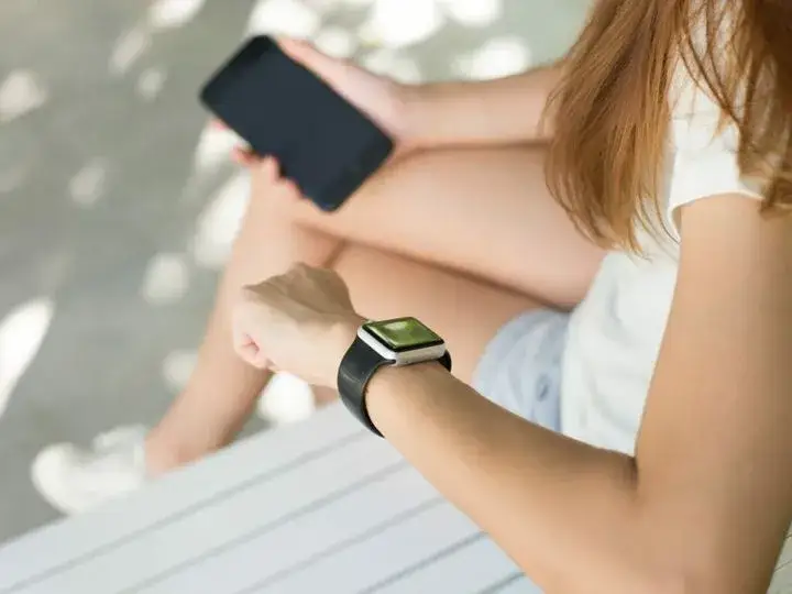 Jakie aplikacje są najlepsze dla smartwatcha L13 i jak je zainstalować?