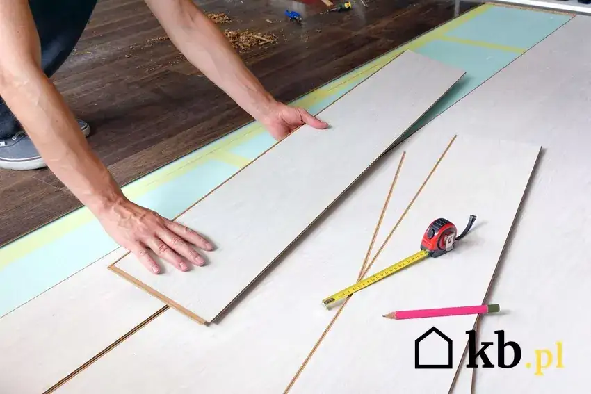 Panele winylowe: Koszt położenia? Sprawdź cennik i uniknij pułapek!