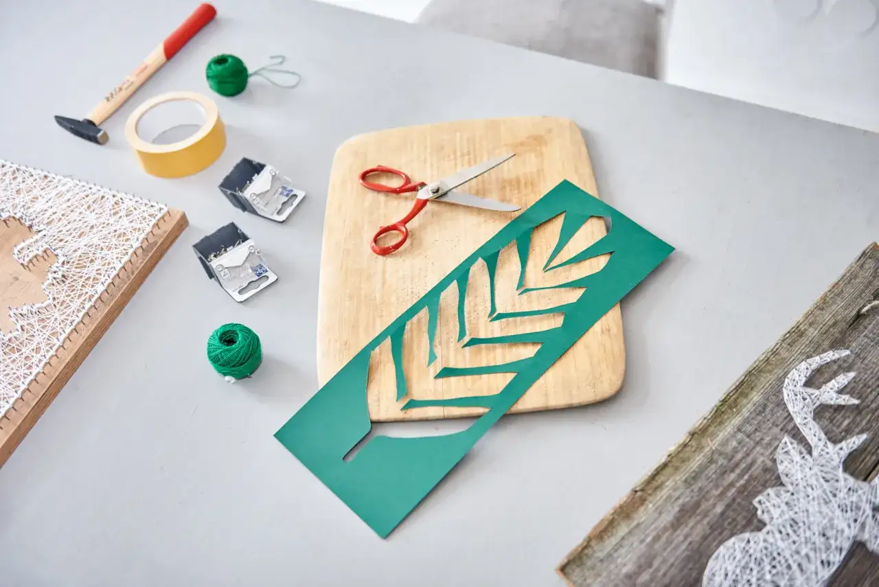 Jak zrobić obraz z gwoździ i nici – prosty sposób na unikalną dekorację