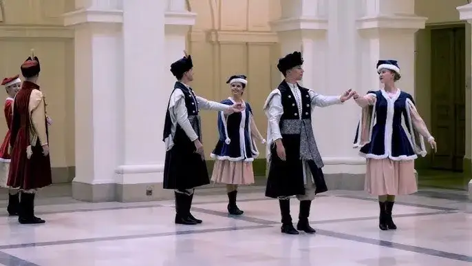 Polonez Kroki 2023 - Kroki figury poloneza i jak tańczyć