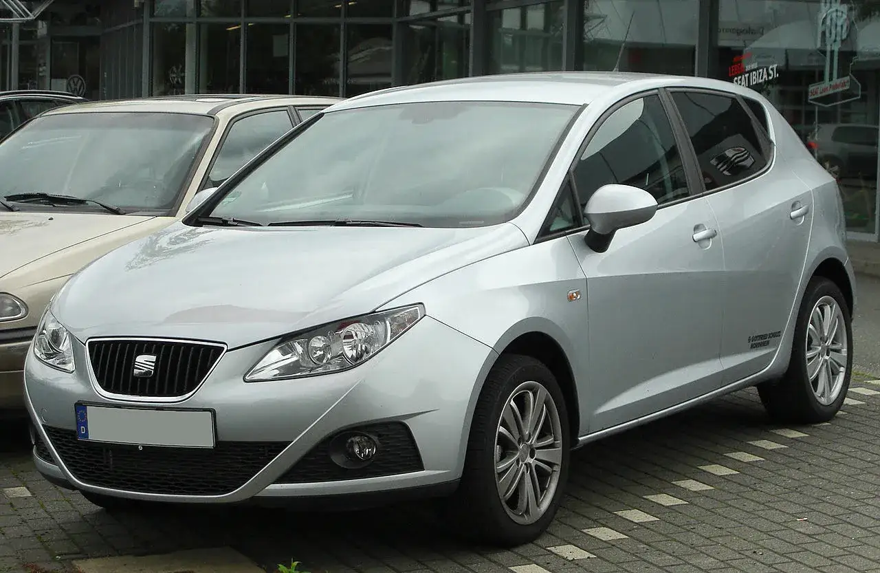 Seat Ibiza IV: Pojemność baku (45L), zasięg, rezerwa i problemy