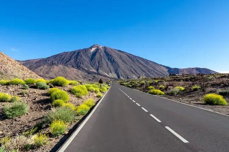La montaña más alta de España: Teide, un volcán impresionante y accesible