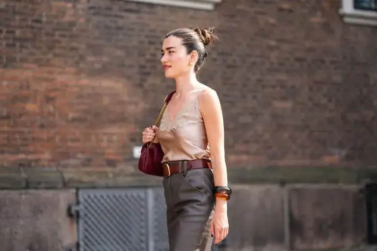 Jak nosić bluzki bez stanika i czuć się pewnie każdego dnia