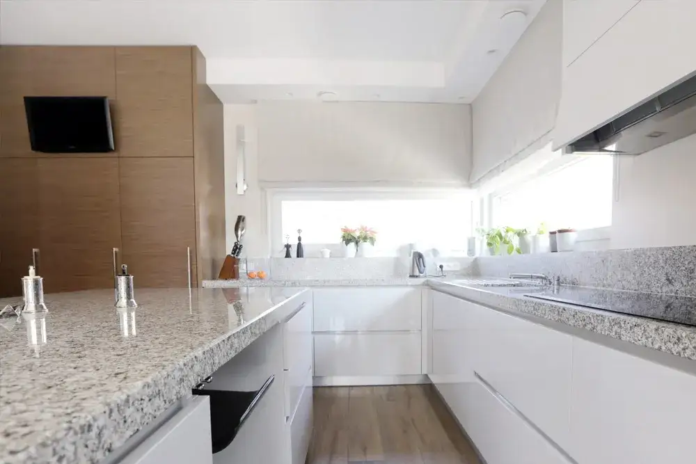 Jakie są szerokości blatów kuchennych i jak wybrać najlepszą?