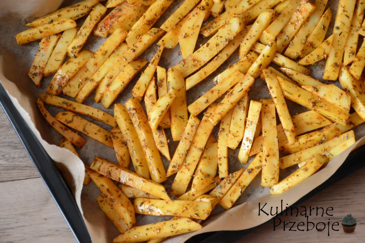 Chrupiące frytki z piekarnika bez oleju? Poznaj sekret Damiana Sobczaka!