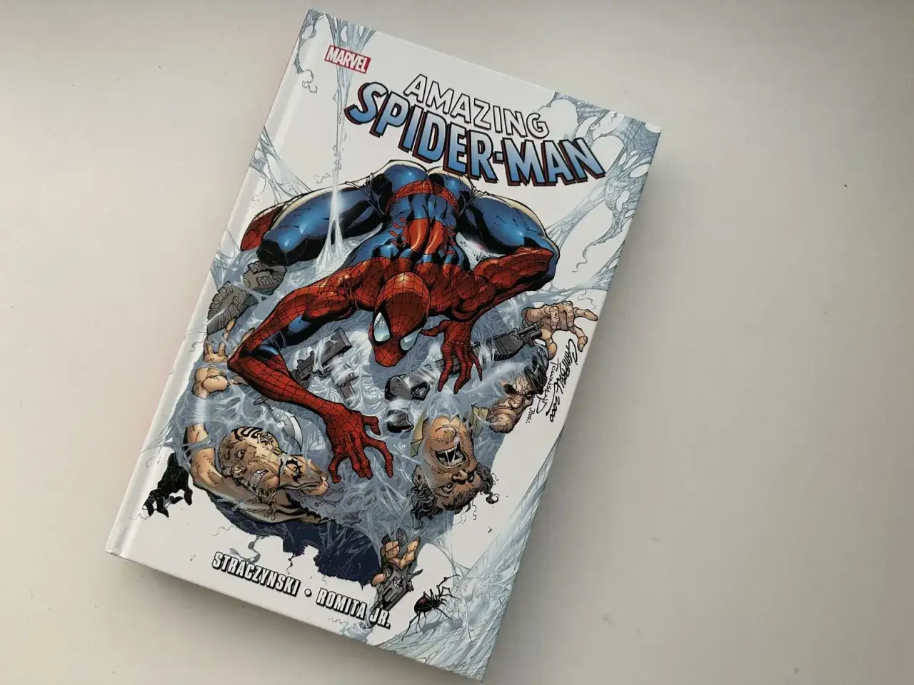 Amazing Spider-Man Tom 1 - Czy pierwszy tom zasługuje na uwagę?