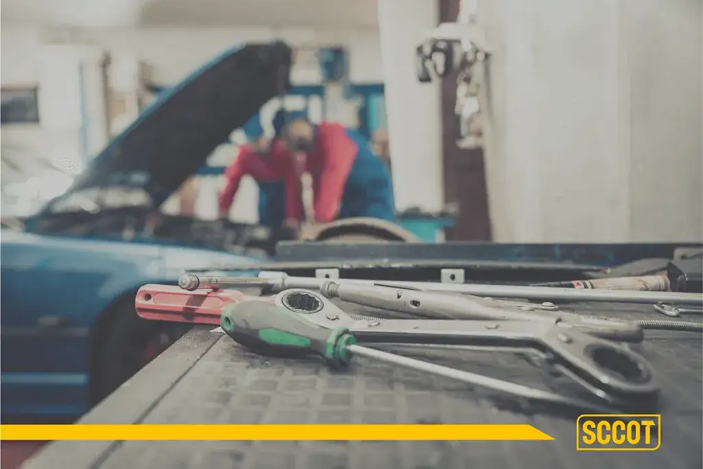 Zarobki mechanika we własnym warsztacie: Ile netto? Analiza zysków