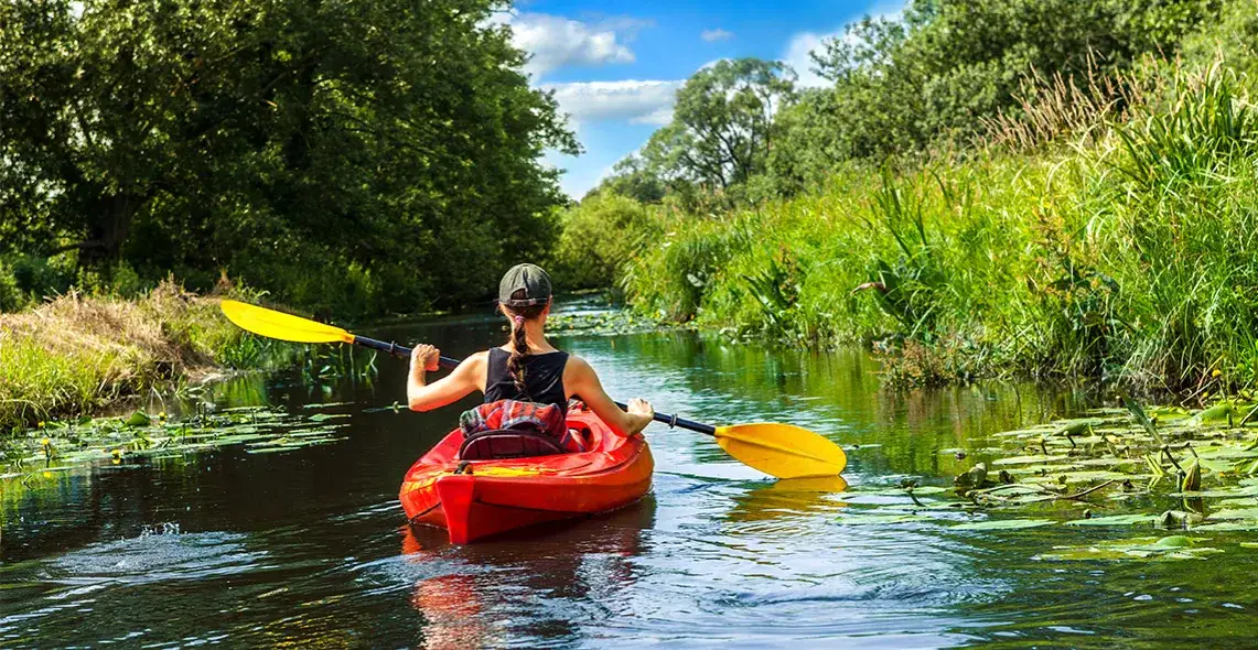 Spływy kajakowe Wieprz: odkryj trasy, ceny i najlepsze porady