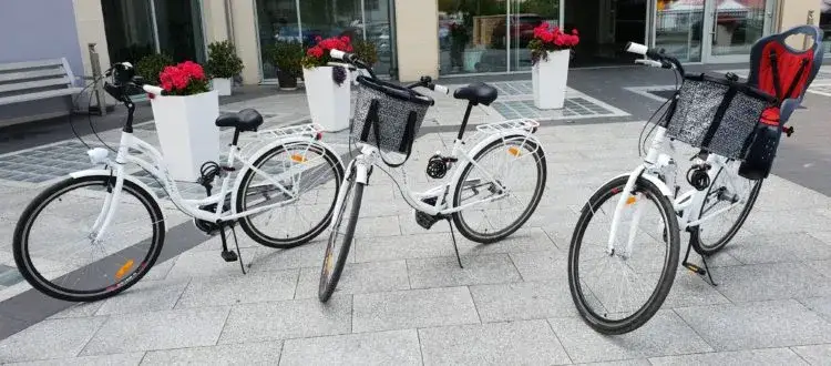 Ile kosztuje wypożyczenie roweru nad morzem? Ceny i porady