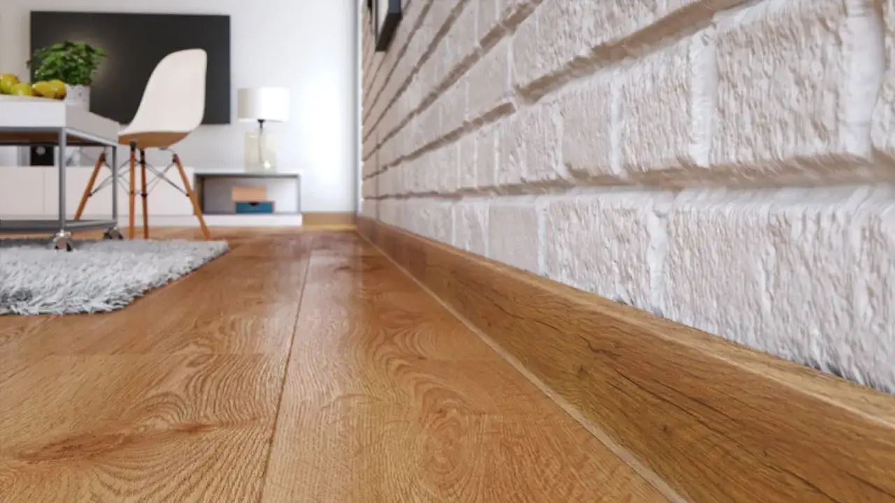 Jak wybrać idealne listwy przypodłogowe do paneli – poradnik i praktyczne wskazówki