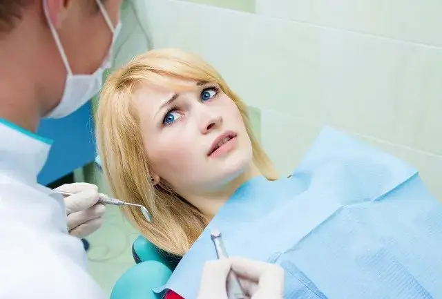 Czy można iść chorym do dentysty? Sprawdź, kiedy lepiej poczekać