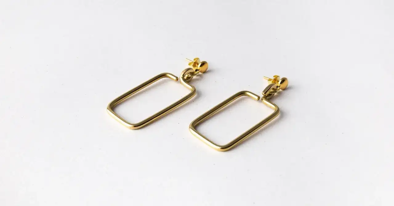 Czy biżuteria z mosiądzu czernieje? Oto powody i sposoby na ochronę