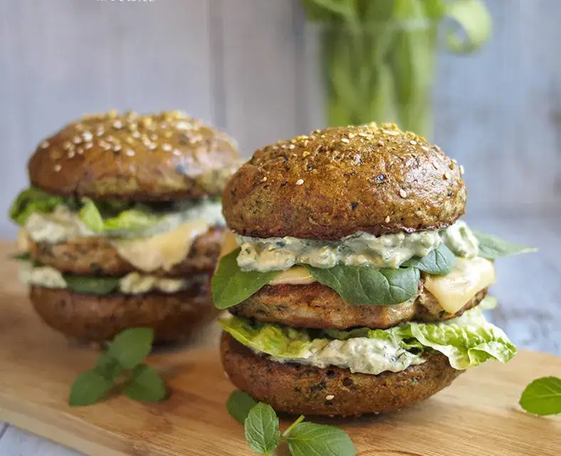 Jak doprawić mięso do burgerów, aby były soczyste i pełne smaku