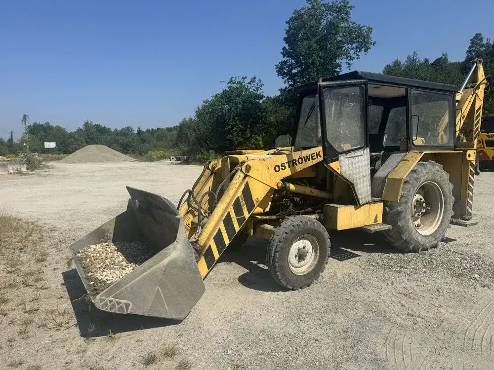 Koparko ładowarka Ostrówek KTO 162 - niezawodność i wydajność w budownictwie