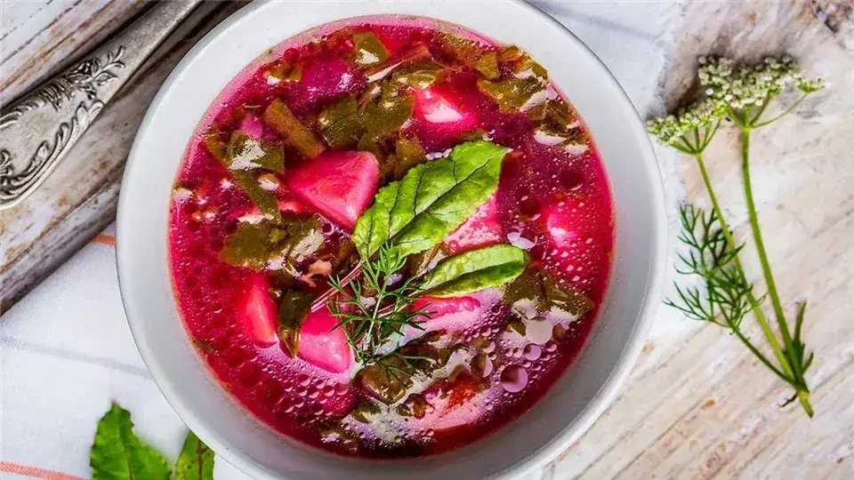 Jak zrobić zupę z botwiny - prosty przepis na wiosenną zupę