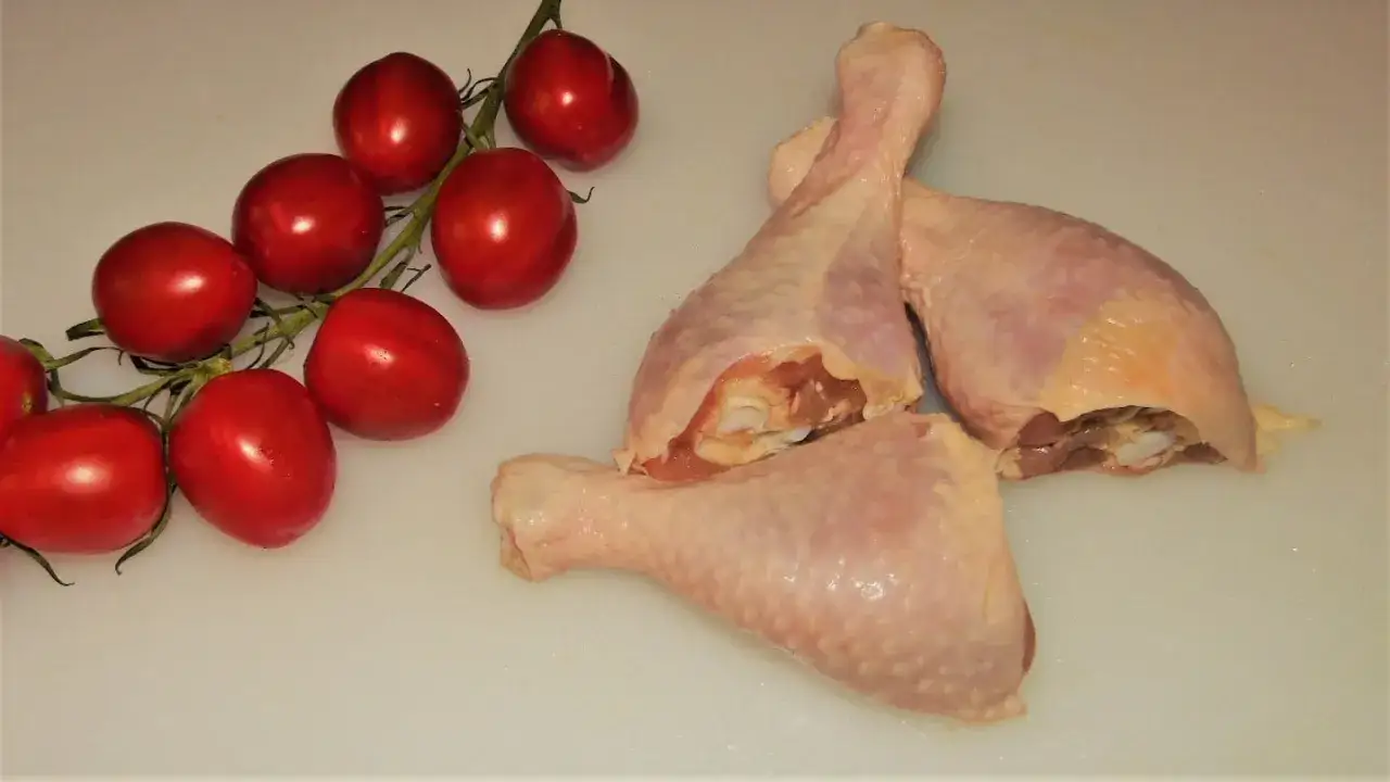 Podudzie z kurczaka: Ile waży? Waga, kalorie i zmiany po obróbce