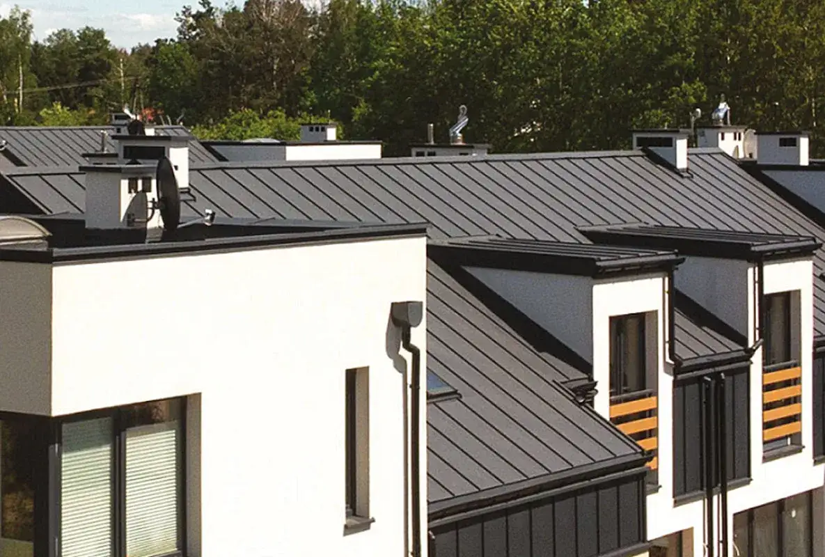 Blacha na rąbek czy dachówka - co wybrać, aby uniknąć kosztów?