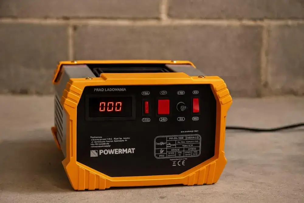 Diesel: Jaki prostownik? Uniknij błędów, ładuj bezpiecznie!