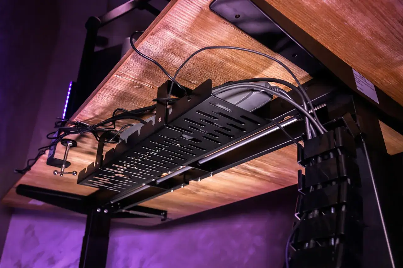 Jak przechowywać kable, aby uniknąć uszkodzeń i plątania?