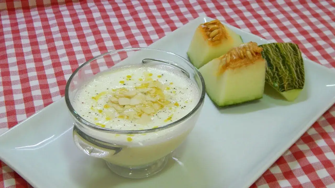 La sopa de melón con yogur perfecta: trucos y receta fácil