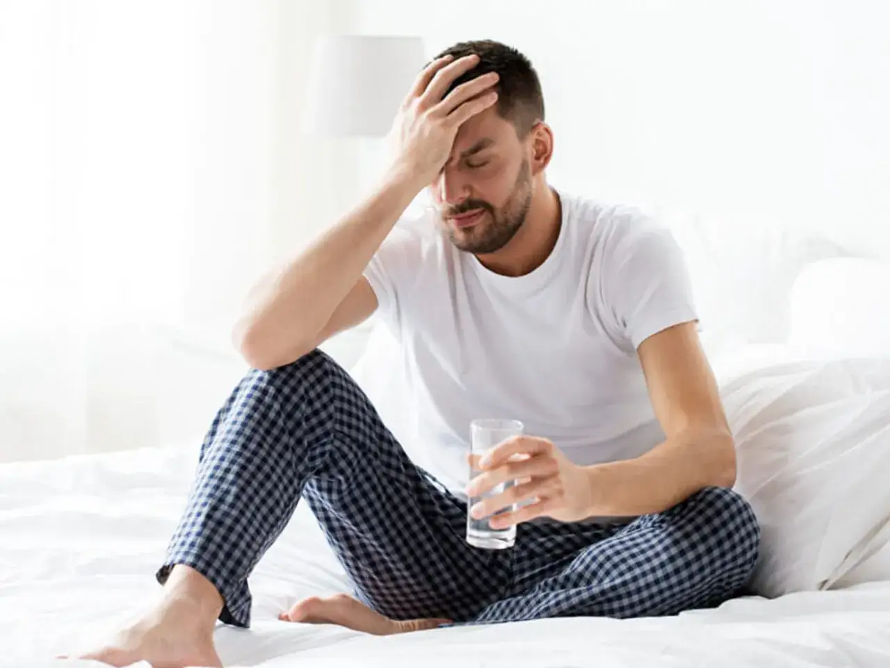 Skuteczne preparaty na kaca: co wybrać i czego unikać?