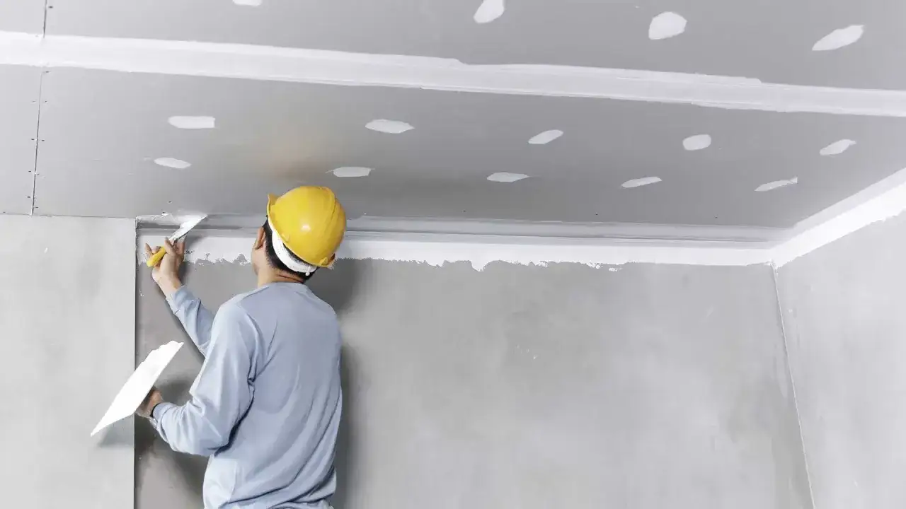 Jak przykleić styropian do sufitu - uniknij najczęstszych błędów