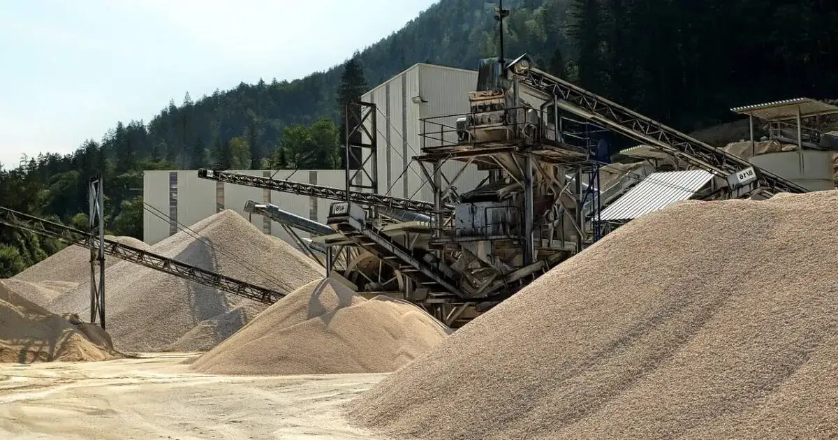 Jakie są rodzaje kruszyw budowlanych i ich wpływ na trwałość konstrukcji